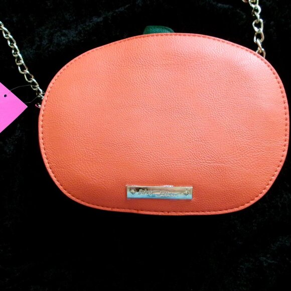 Betsey Johnson Orange Jack-o-Lantern Pumpkin Kiss Crossbody Bag NWT New - Picture 3 of 9